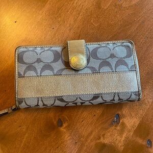 Vintage Coach Legacy Signature Wallet